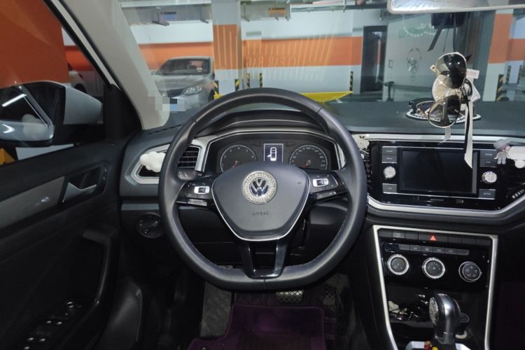 Used Volkswagen T-ROC 2018 230TSI DSG Two-Wheel Drive Advanced Version China V Standard