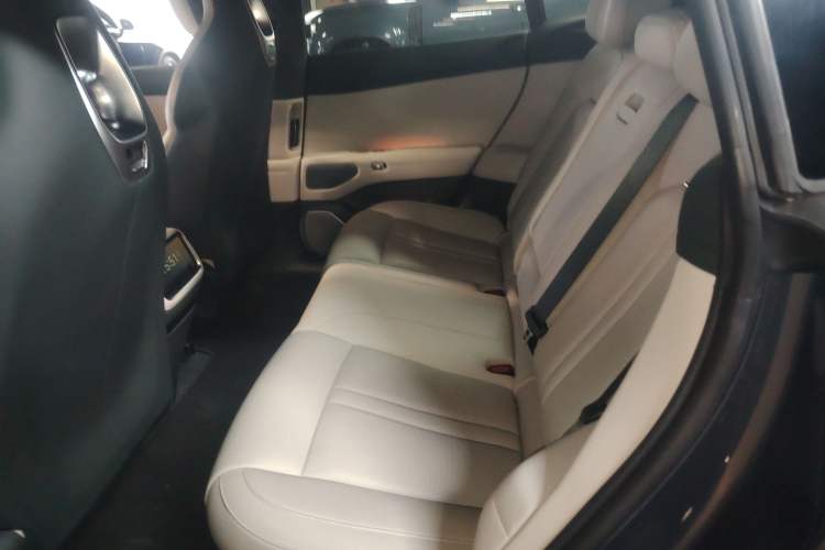 Used  YU7 2025 Ultra-Long Range High-Performance All-Wheel-Drive Max Edition