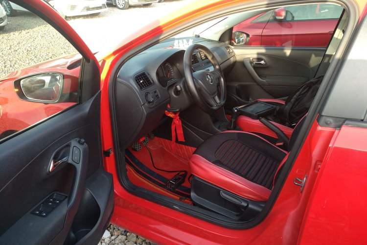 Used Volkswagen Polo 2016 1.4L Manual Fashion Model