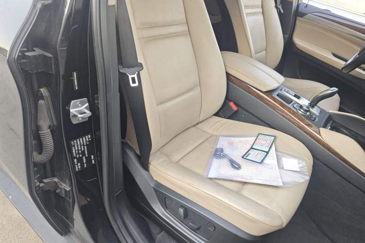 Used BMW X6 2014 xDrive35i five-seater
