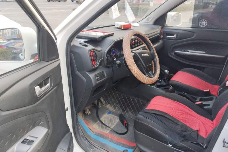 Used Dongfeng Fengon 380 2022 1.5L Standard Edition 7-Seater Passenger Vehicle