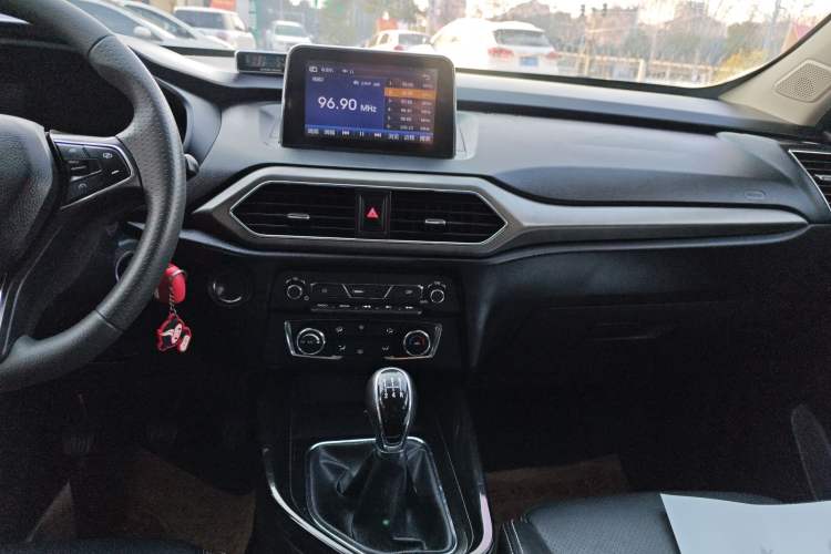 Used Dongfeng Fengon S560 2018 1.8L Manual Comfort 7-Seater