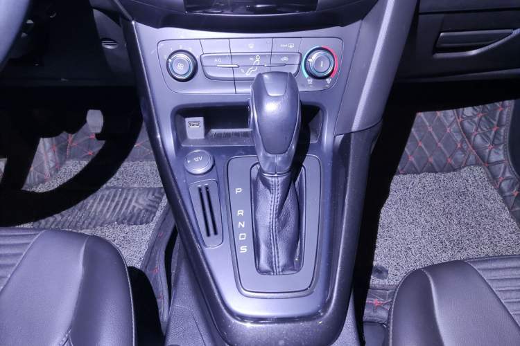 Used Ford Focus 2018 Hatchback Classic 1.6L Automatic Trendy SmartDrive Edition
