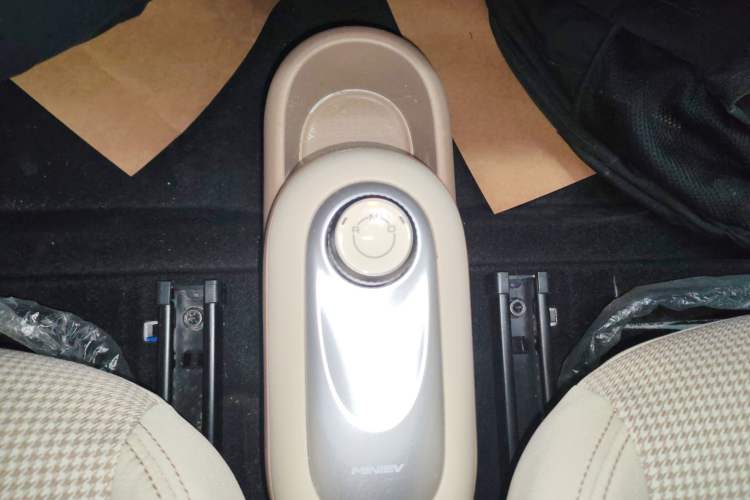 Used Wuling Hongguang MINIEV 2025 Four-Door Version Advanced Edition
