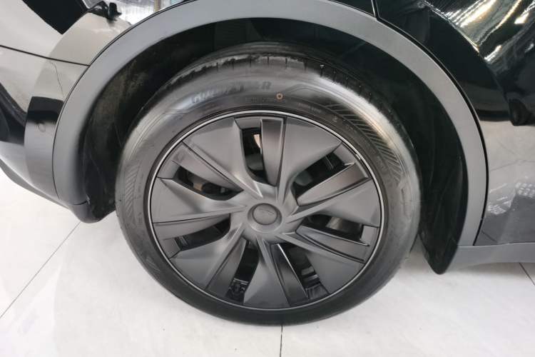 Used Tesla Model Y 2023 Rear-Wheel-Drive Version
