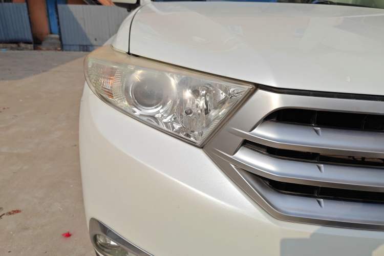 Used Toyota Highlander 2012 2.7L Two-Wheel Drive 7-Seater Luxury Edition