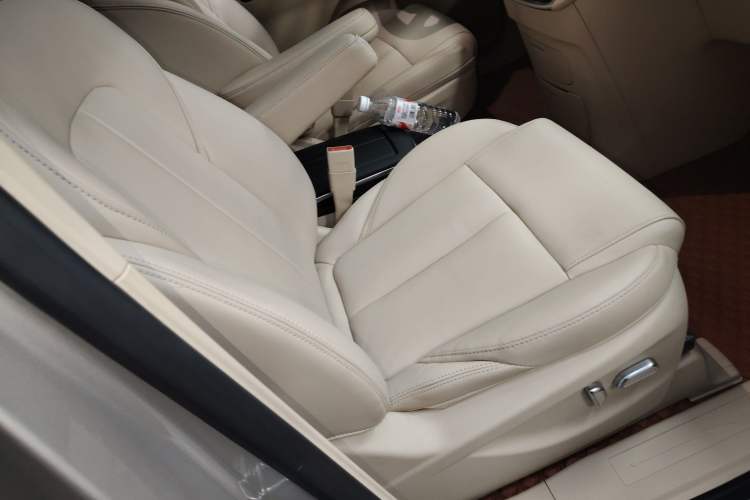 Used Buick GL8 2023 ES Lu Zun Deluxe Model
