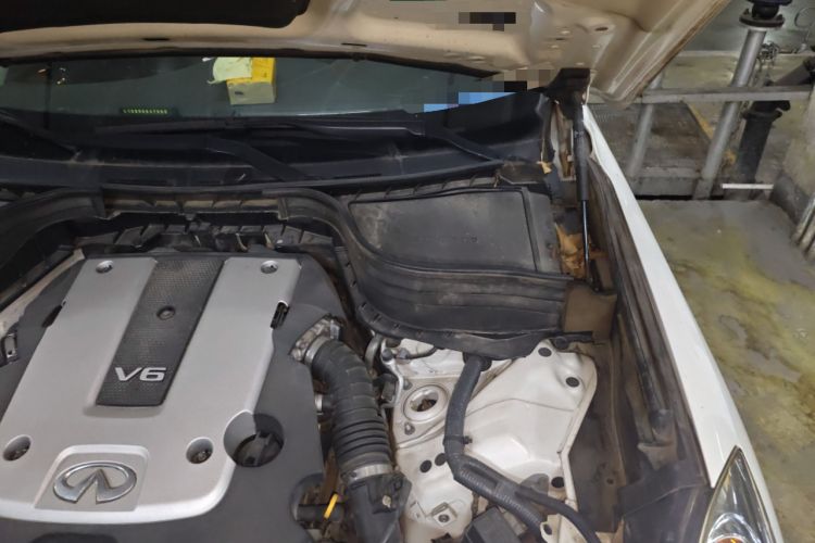 Used Infiniti QX50 2013 2.5L Two-Wheel-Drive Zunya Edition
