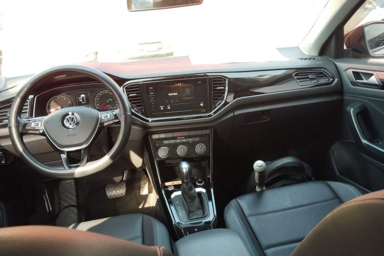 Used Volkswagen T-ROC 2018 280TSI DSG Two-Wheel-Drive Comfort Version China V Standard