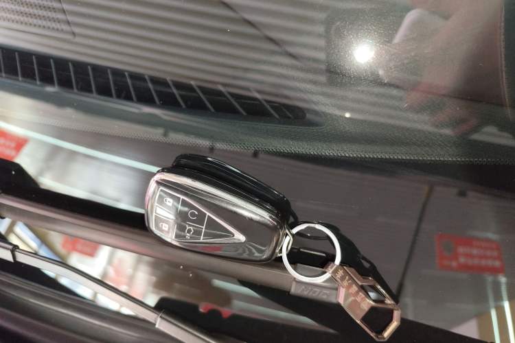 Used Changan UNI-V 2022 1.5T Prestige Version
