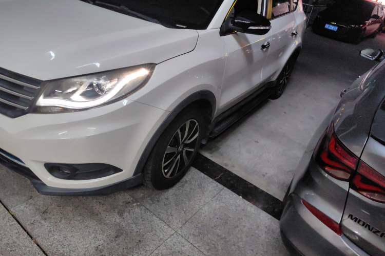 Used Dongfeng Fengon 580 2016 1.5T Manual Luxury Version
