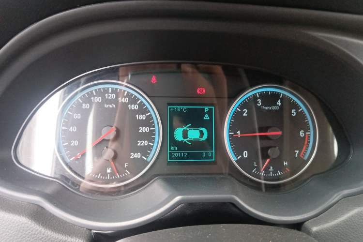 Used Brilliance V5 2014 1.5T Automatic Two-Wheel Drive Luxury Version
