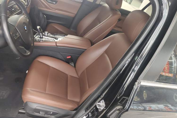 Used BMW 5 Series 2014 525Li Leading Model
