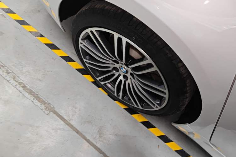 Used BMW 5 Series 2018 Restyled 530Li Luxury Edition M Sport Package