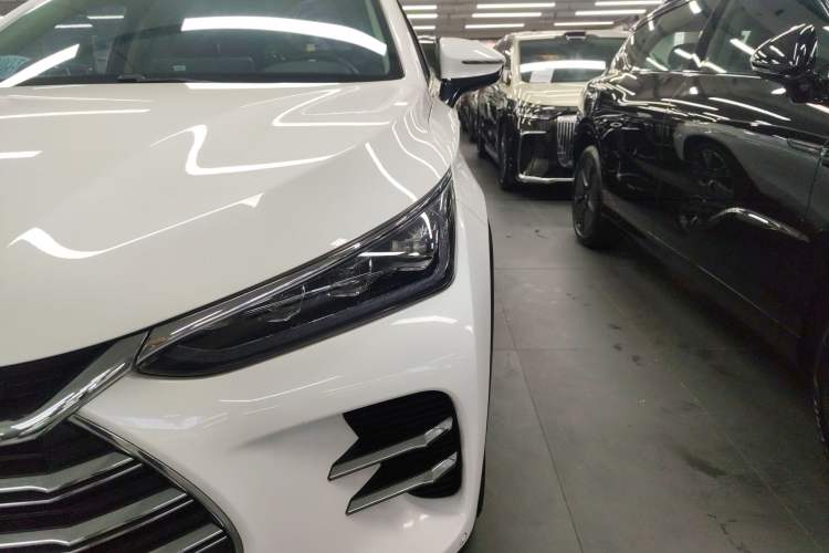 Used BYD Tang New Energy 2020 DM 2.0T Dual-Engine All-Wheel Drive Prestige 7-Seater China VI Standard
