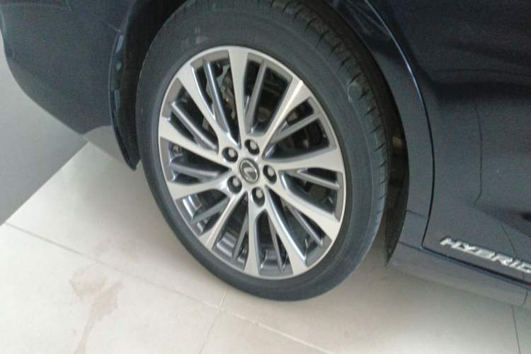 Used Lexus ES 2020 300h Premium Edition
