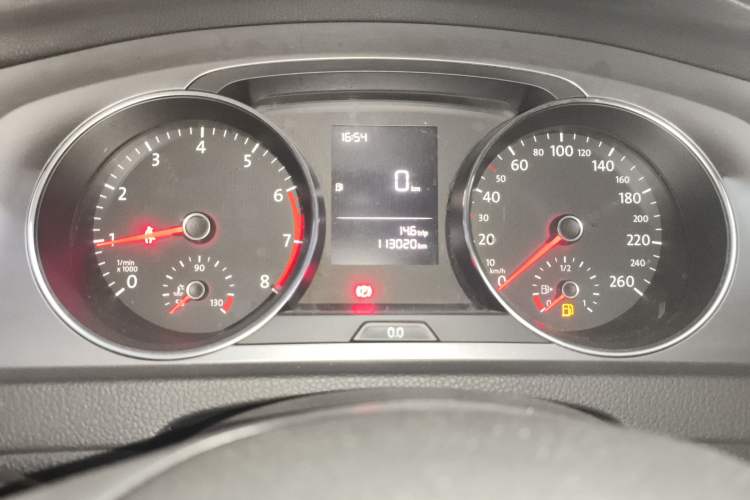 Used Volkswagen Golf 2016 1.6L Manual Fashion Edition
