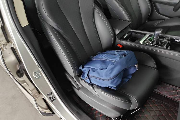 Used JETOUR X90 2019 1.5T Manual Smart Enjoyment Version 6 Seats China VI Standard
