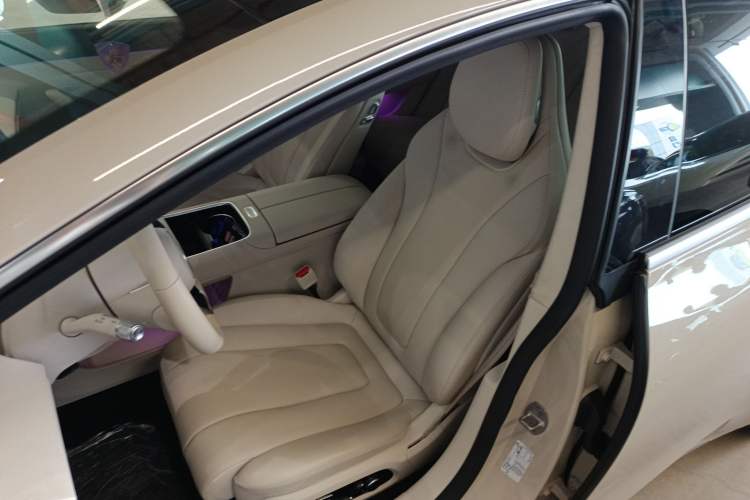 Used Hima Luxeed S7 2025 855 km Max