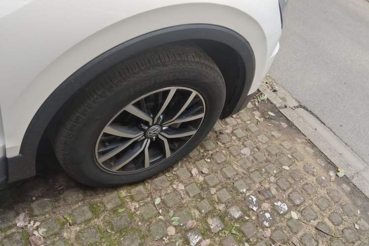 Used Volkswagen Tiguan L 2017 330TSI Automatic Two-Wheel Drive Luxury Edition
