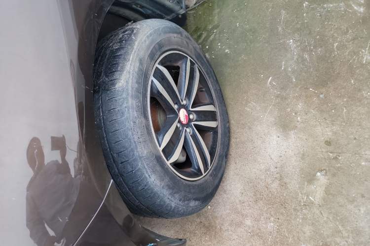 Used Geely Auto GX7 2015 Sports Edition 2.0L Automatic Luxury Model
