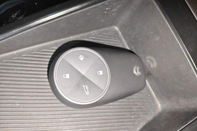 Used Nio ES8 2020 580 km Range Signature Edition Six-Seater Version
