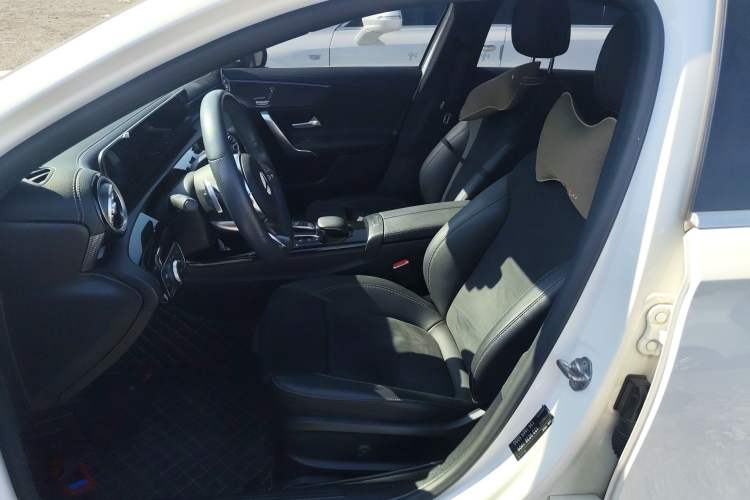 Used Mercedes-Benz A-Class 2020 Restyled A 200 L Sport Sedan Fashion Version
