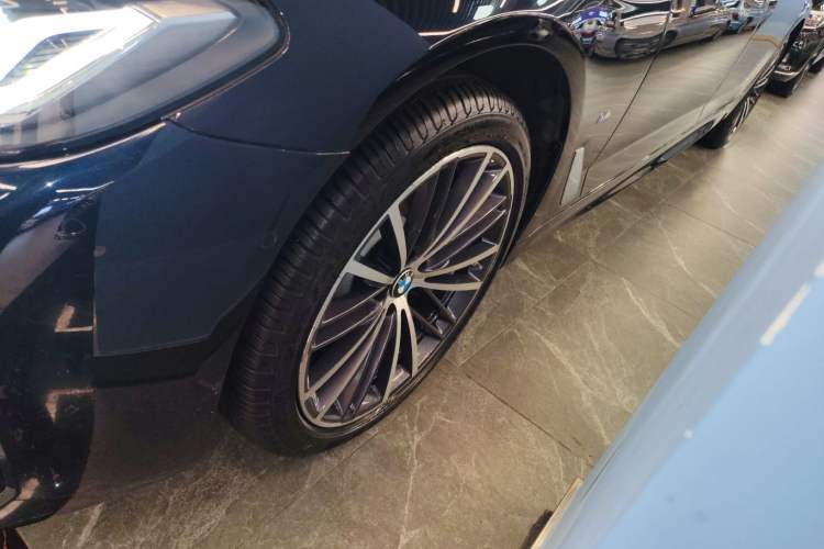Used BMW 5 Series 2023 530Li Leading Model M Sport Package
