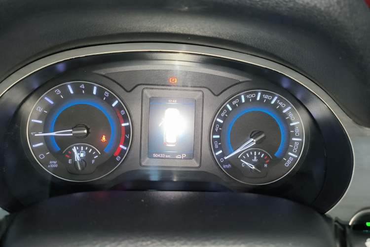 Used Haval H2 2018 Chuanxiang Edition Red Badge 1.5T Dual-Clutch Two-Wheel Drive Fashionable Model
