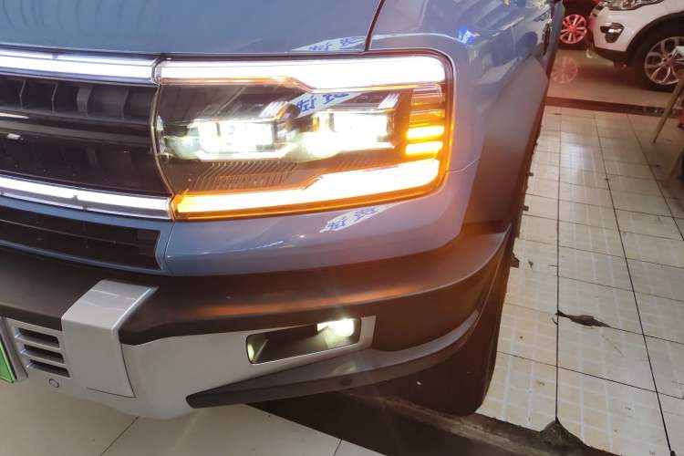 Used  Leopard 5 2023 Explore Edition
