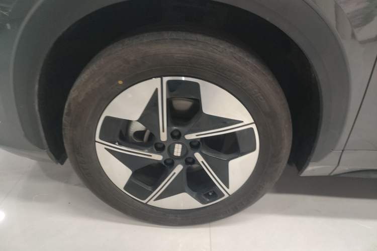 Used  E5 2024 530 km Exploration+ Version
