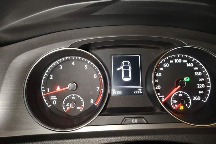 Used Volkswagen Golf 2016 230TSI Automatic Luxury Version
