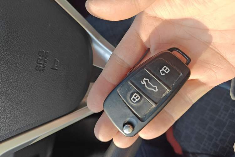 Used Cowin C3 2015 1.5L Manual Gold Diamond Edition
