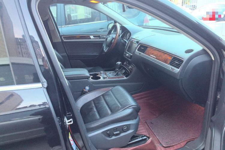 Used Volkswagen Touareg 2011 3.0 TSI Comfort Version
