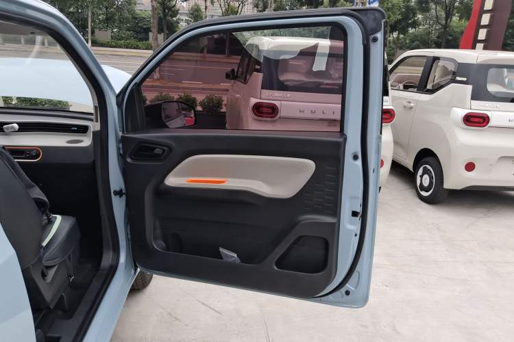 Used Wuling Hongguang MINIEV 2020 Lite Version Lithium Iron Phosphate
