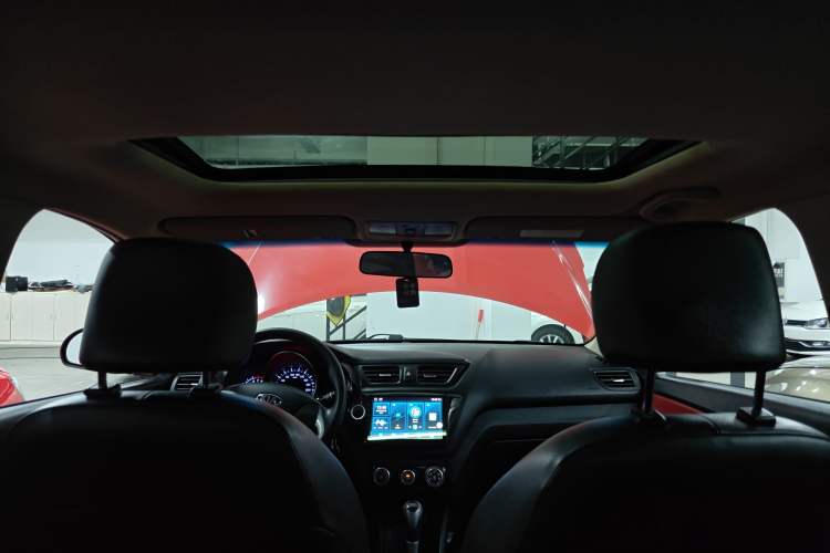 Used Kia K2 2015 Hatchback 1.4L AT GLS Cool Edition
