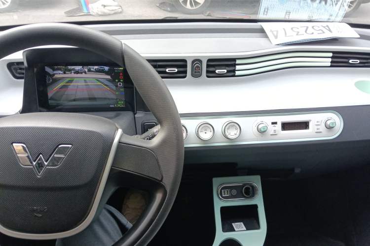 Used Wuling Hongguang MINIEV 2021 Macaron Premium Model – Lithium Iron Phosphate
