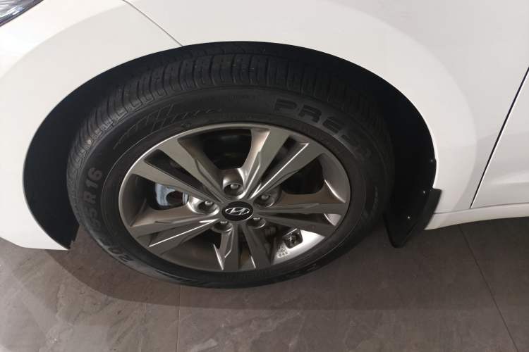 Used Hyundai Elantra 2016 1.4T Dual-Clutch Xuan Dong · Dynamic Version
