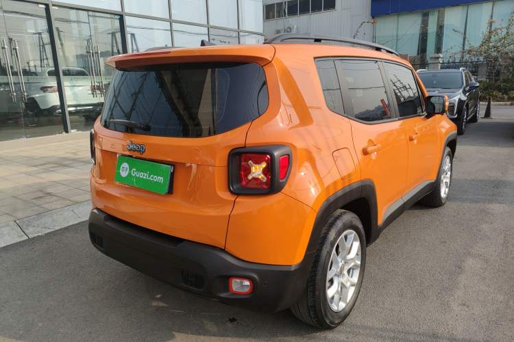 Used  Renegade 2018 Connected Large Screen Version 180TS Automatic High-Energy Edition
