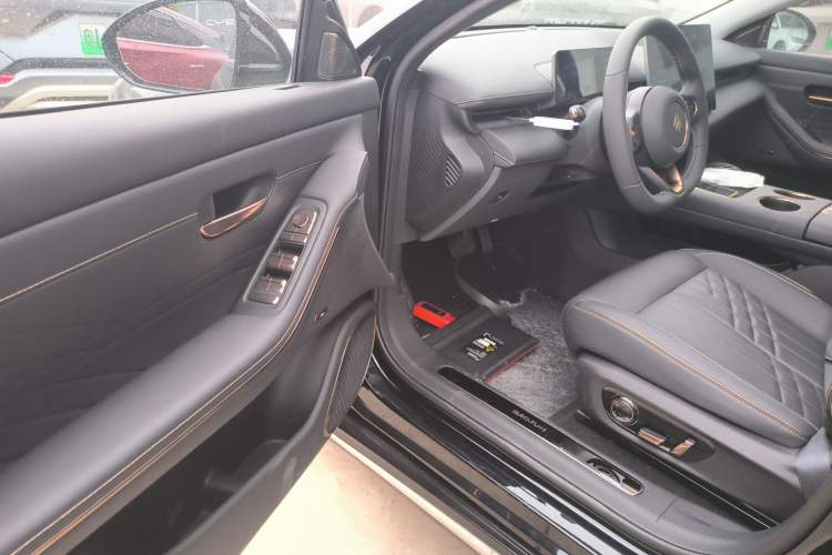 Used Baojun Enjoy 2025 Plug-in Hybrid 140km Luxury Edition