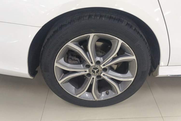 Used Mercedes-Benz E-Class 2020 Restyled E 300 L Sporty and Stylish Edition
