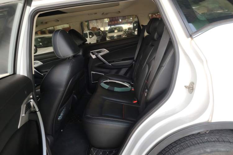 Used Geely Auto Emgrand X7 Sport 2018 1.8TD Automatic Two-Wheel Drive Smart Connect 4G Internet Edition