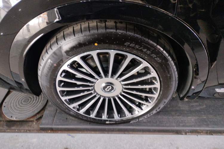 Used Hima AITO M8 2025 Extended-Range Max+ Version 53.4 kWh 6-Seater Edition
