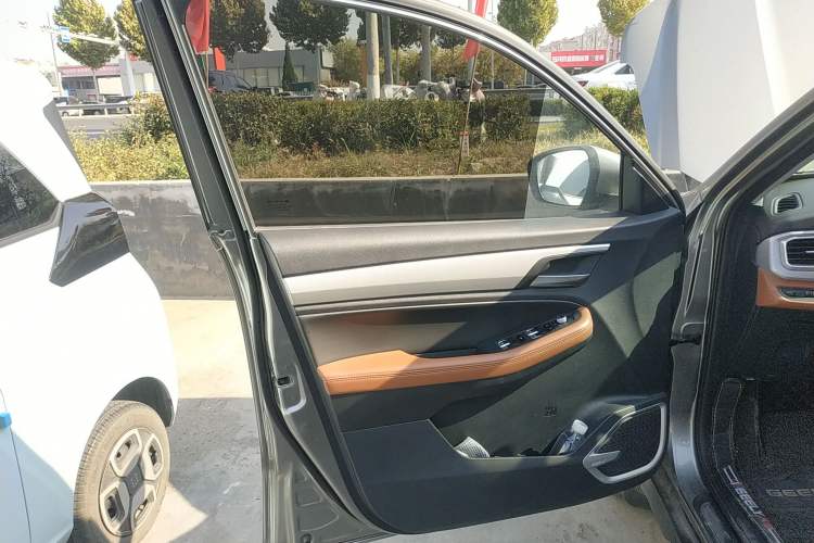 Used Geely Auto Vision X6 2020 1.4T CVT Luxury Edition