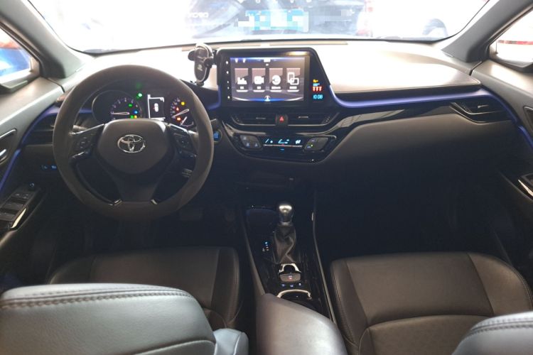 Used Toyota IZOA 2018 2.0L Yichi Version China VI Standard
