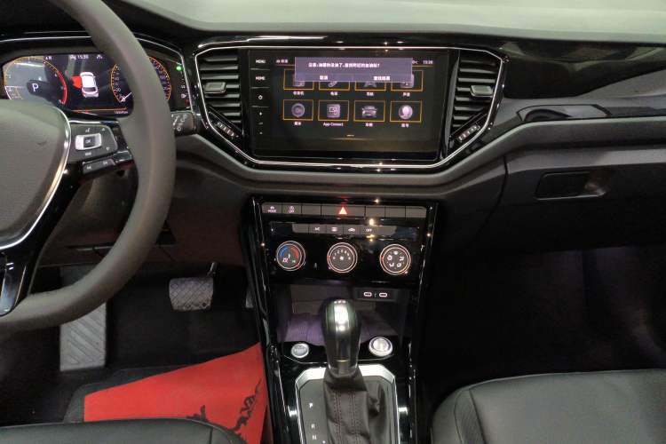 Used Volkswagen T-ROC 2021 280TSI DSG Two-Wheel Drive Comfort Connect Edition
