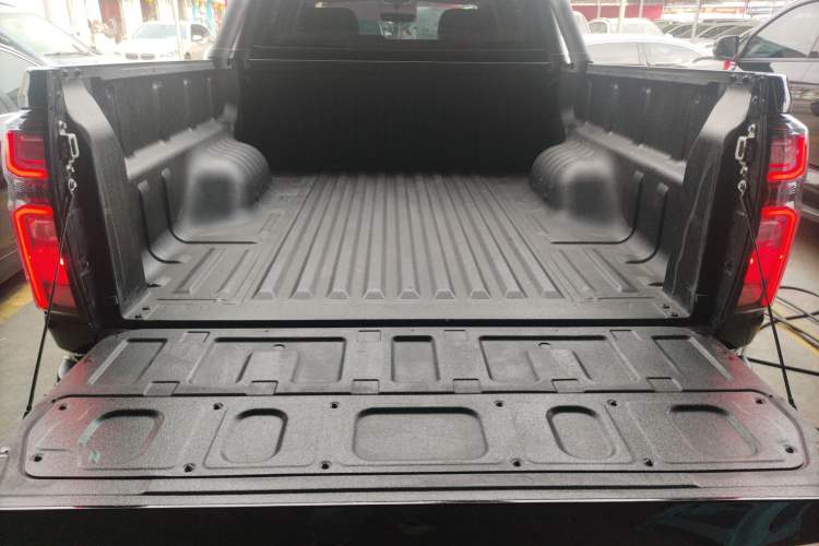 Used Great Wall Poer 2023 2.0T Commercial Version Automatic Diesel Two-Wheel Drive Elite Trim with Long Bed – GW4D20M
