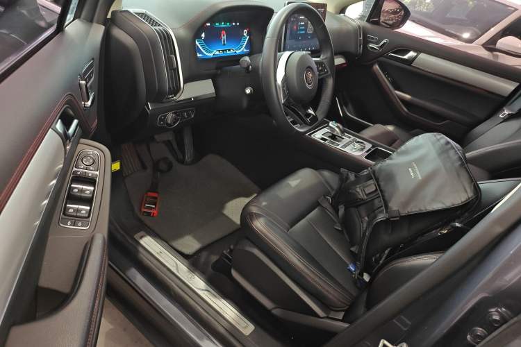 Used BYD Tang New Energy 2019 DM 2.0T All-Wheel Drive Smart Connectivity Enjoyment Model 7 Seats China VI Standard
