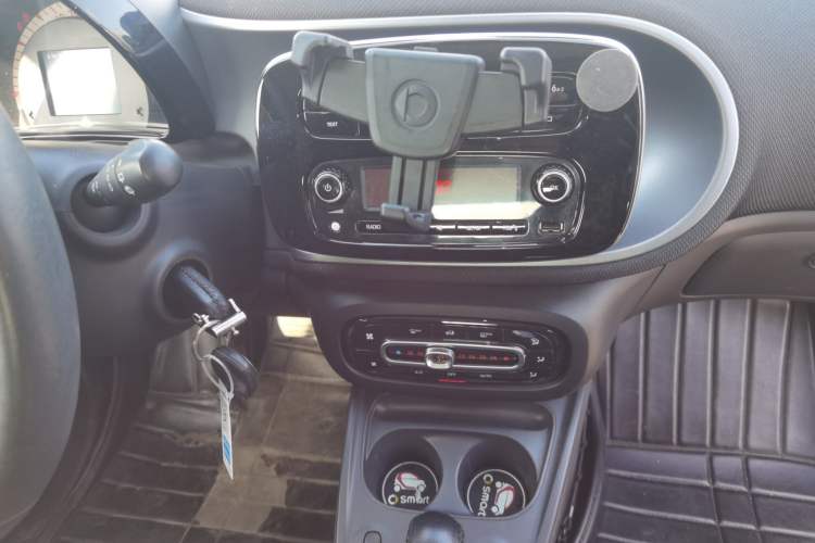 Used  forfour 2016 1.0L 52 kW Passion Edition
