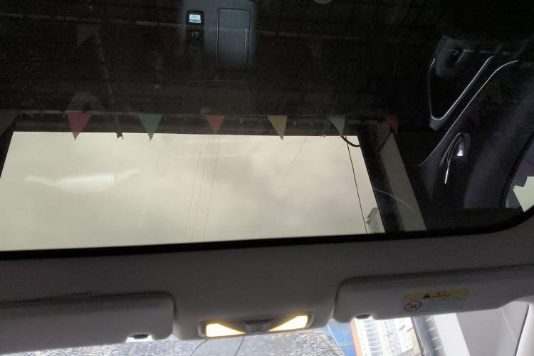 Used Venucia V 2023 260T Idol Edition Pro